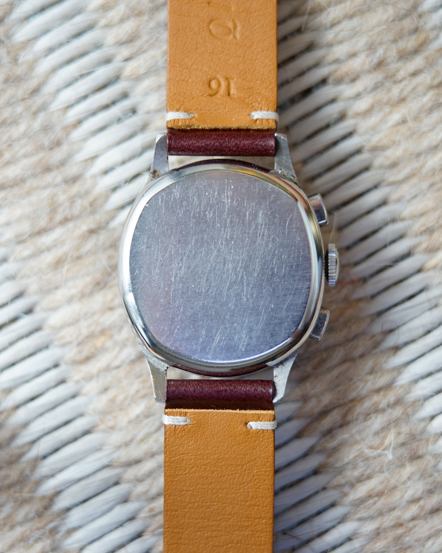 Case Back of vintage gallet commander