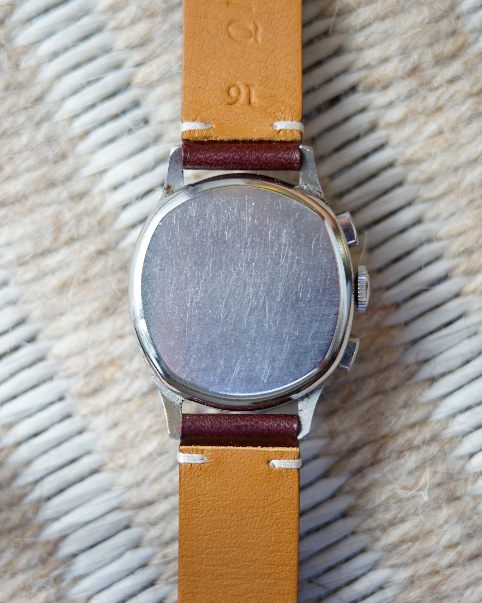 Case Back of vintage gallet commander