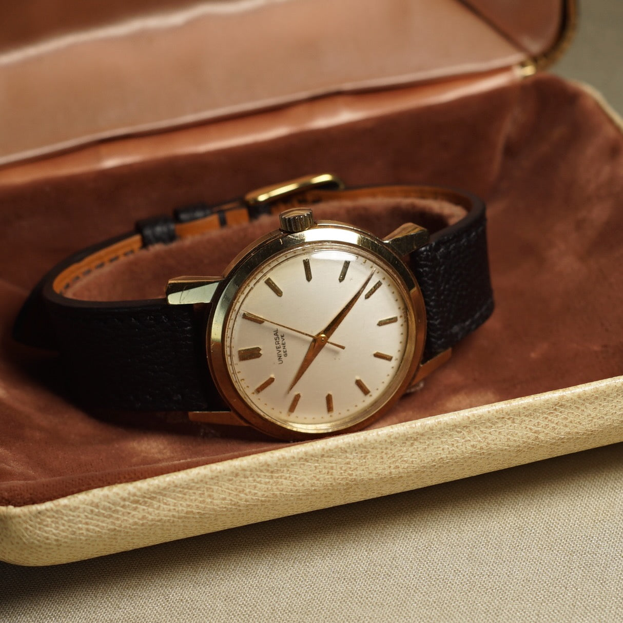 Universal Geneve Calatrava 14k Gold Ref. 50617 