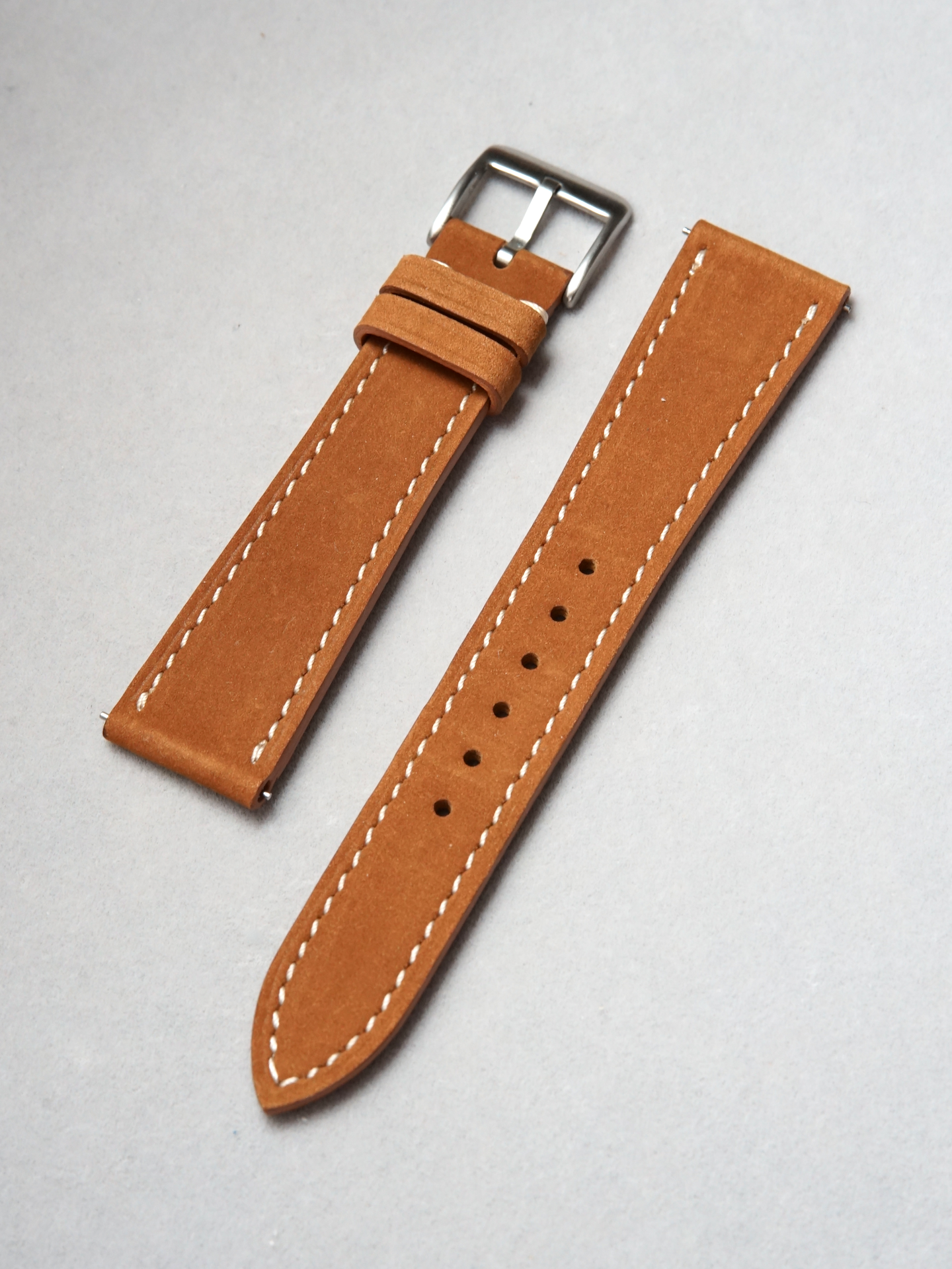 Nubuck / Sienna Brown / White Stitching