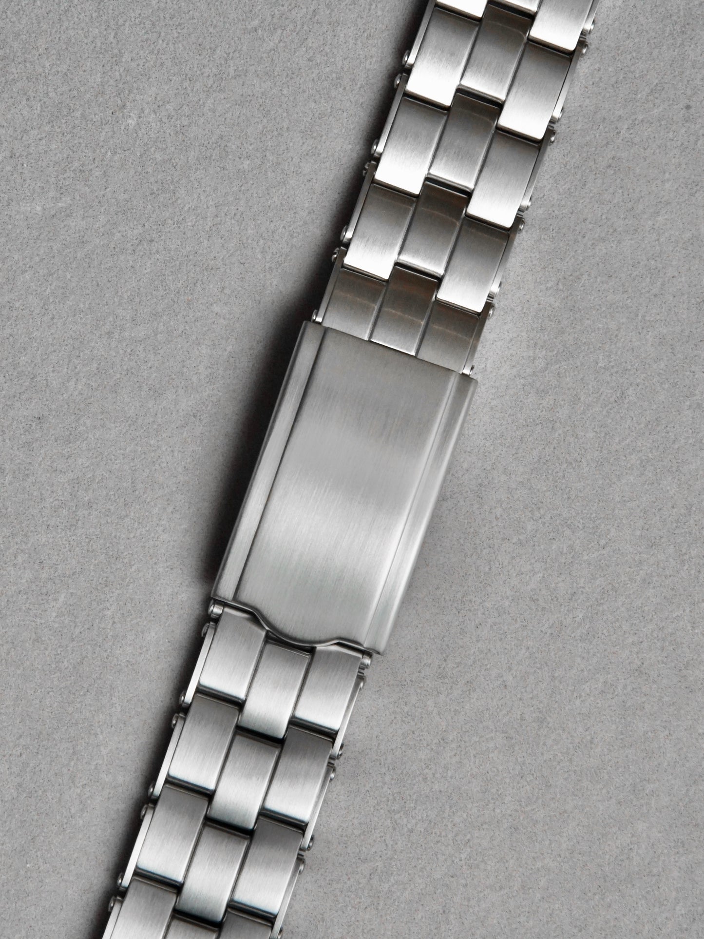 Rivet Bracelet / Solid Links