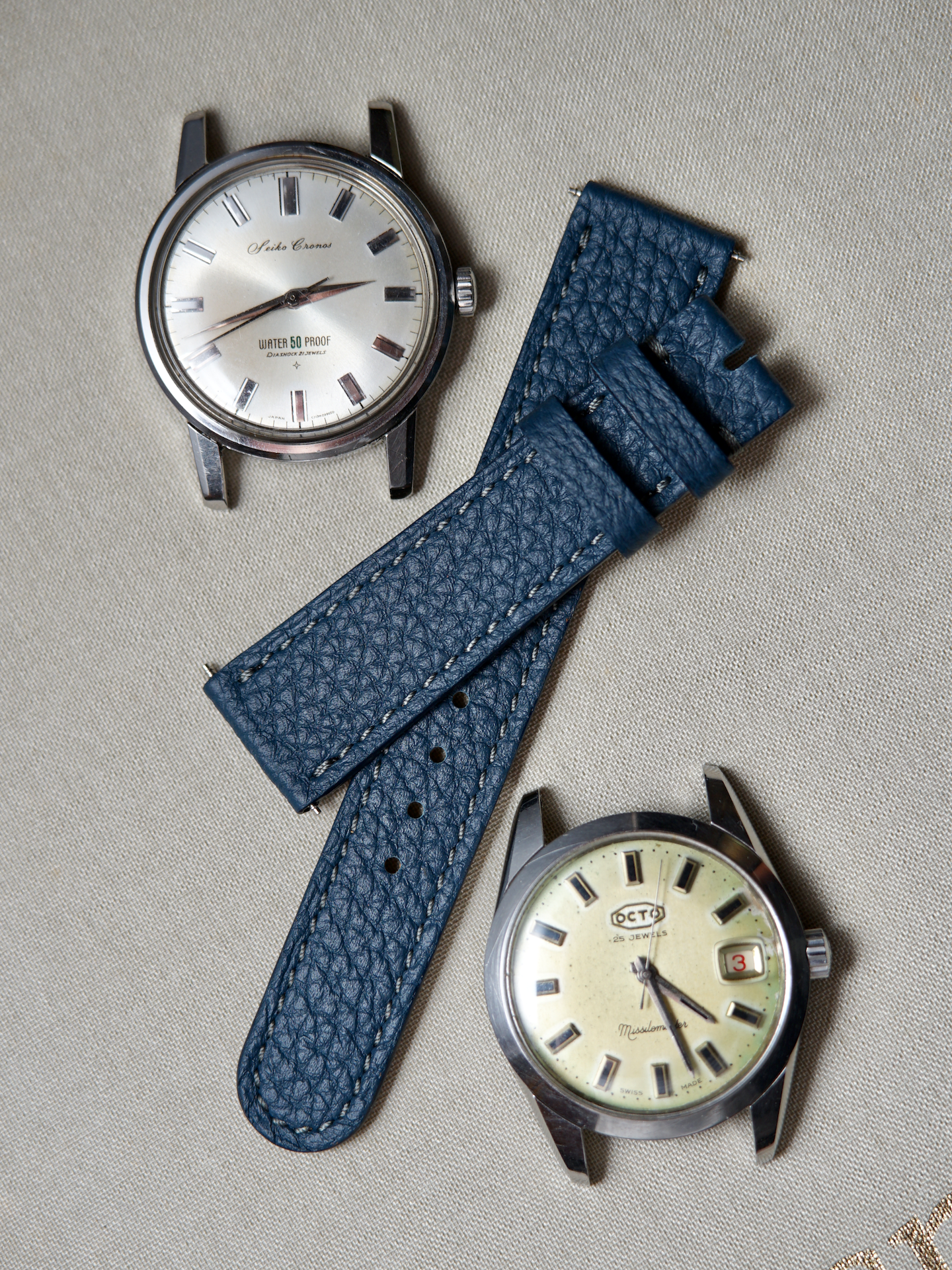 Togo / Navy Blue / Grey Stitching / Round Tip
