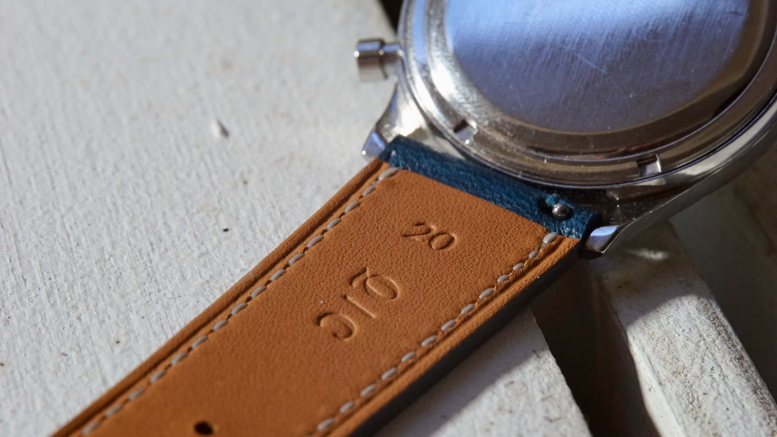 Watch strap with quick release spring bar