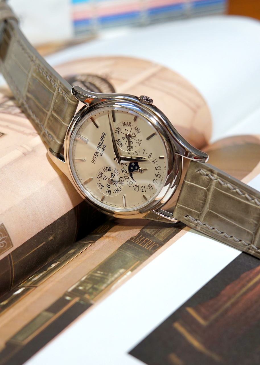 taupe-grey-crocodile-watch-straps-16mm-17mm-18mm-19mm-20mm-quick-release-spring-bar-patek